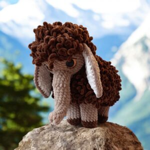 Вязаный мамонтёнок Тимка